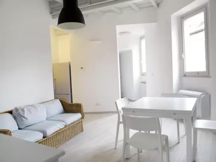 Spacious, Modern, Bright Apartment, Near Piazza Navona! * Roma